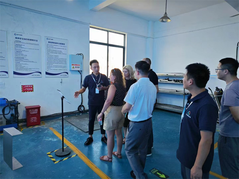 国外客户莅临我司考察，深化外贸交流与合作 图3