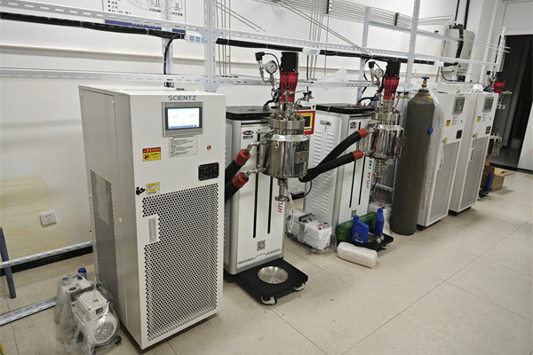 yl6809永利高低温控温系统设备实拍图1